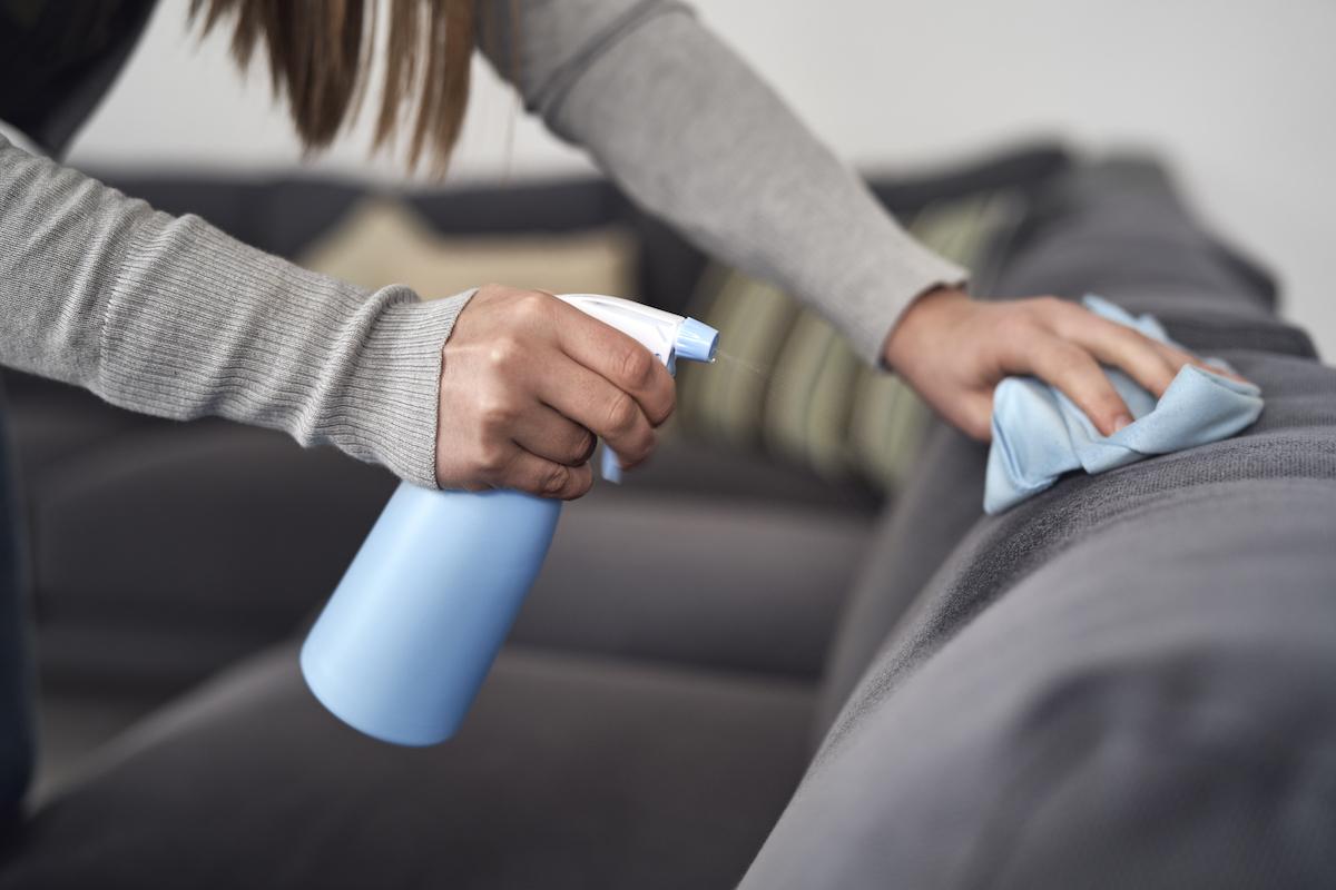 How to Clean Fabric Sofa without a Vacuum Cleaner